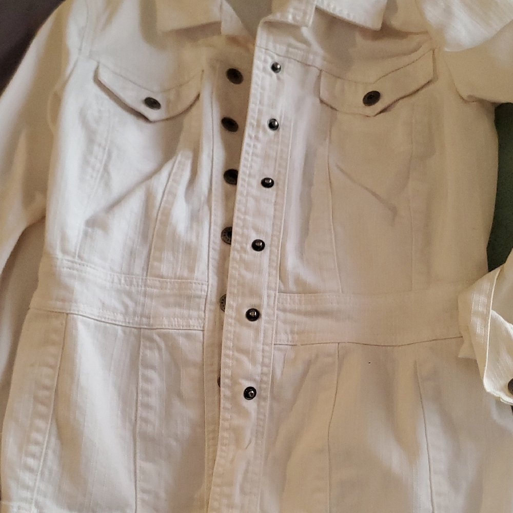 White Button-Up Jacket - Picture 5 of 9